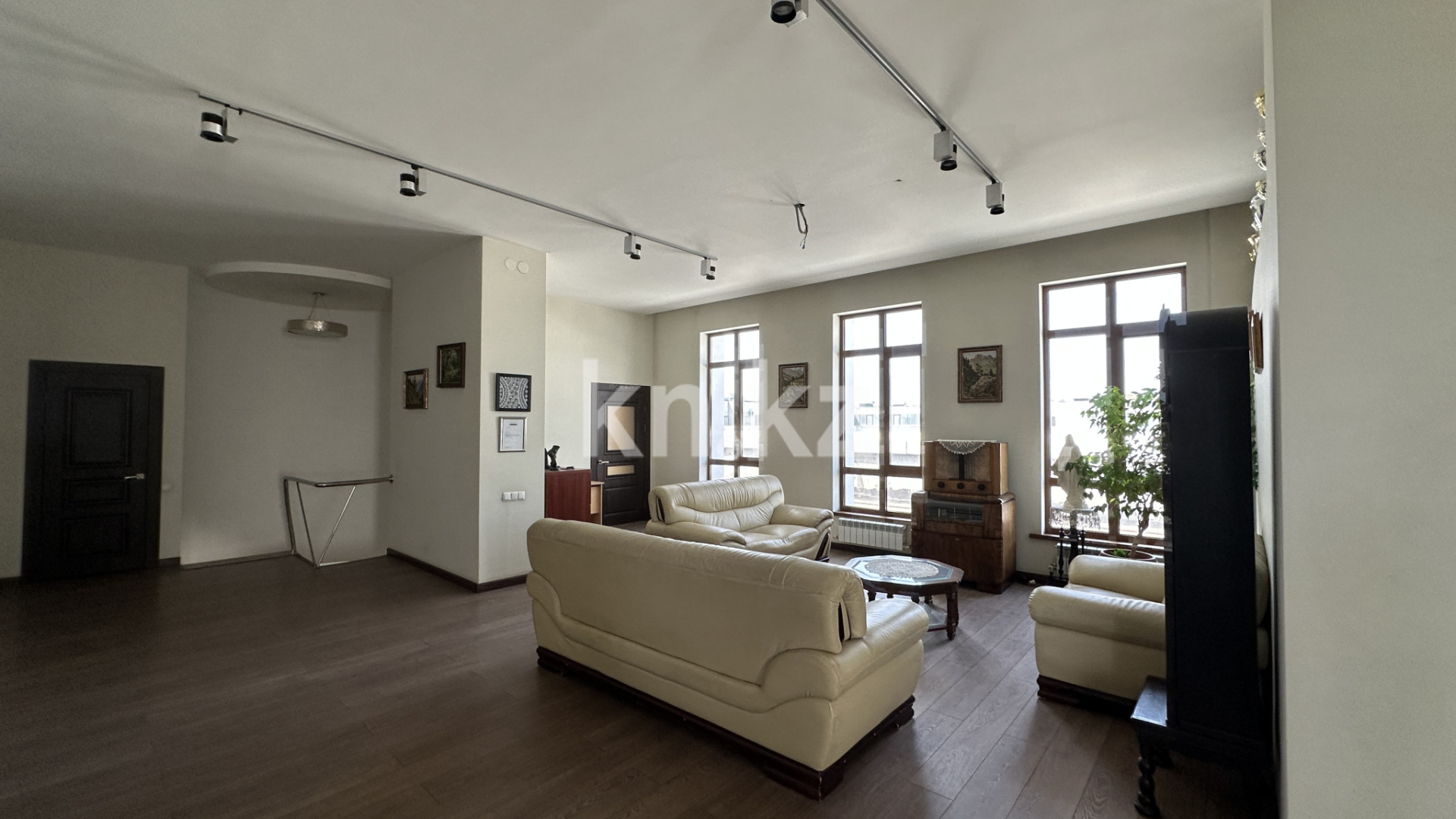 Продажа 5-комнатной квартиры, 295 м² в Алматы - фото 13