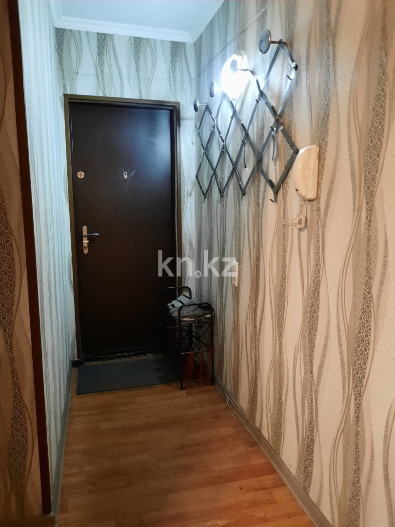 Продажа 3-комнатной квартиры, 48 м², 22-й мкр., дом  3д в Караганде - фото 6