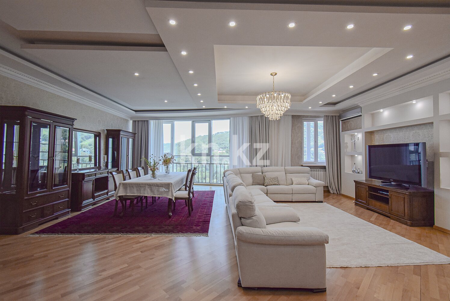 Продажа 4-комнатной квартиры, 241 м² в Алматы - фото 2