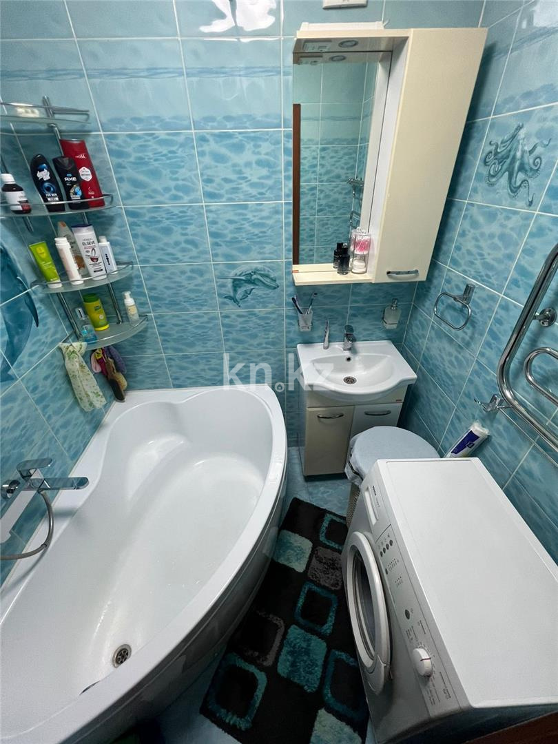 Продажа 3-комнатной квартиры, 60 м², ул. Крылова, дом  34 в Караганде - фото 9