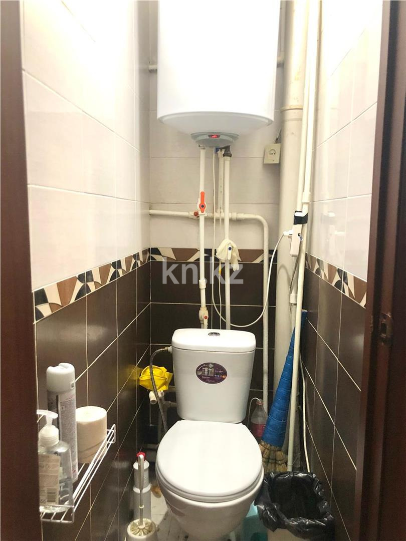 Продажа 3-комнатной квартиры, 63 м², 16 мкр. в Караганде - фото 8