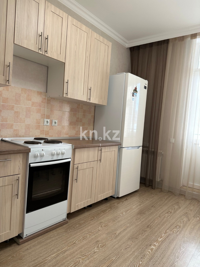 Аренда 1-комнатной квартиры, 40 м² в Астане