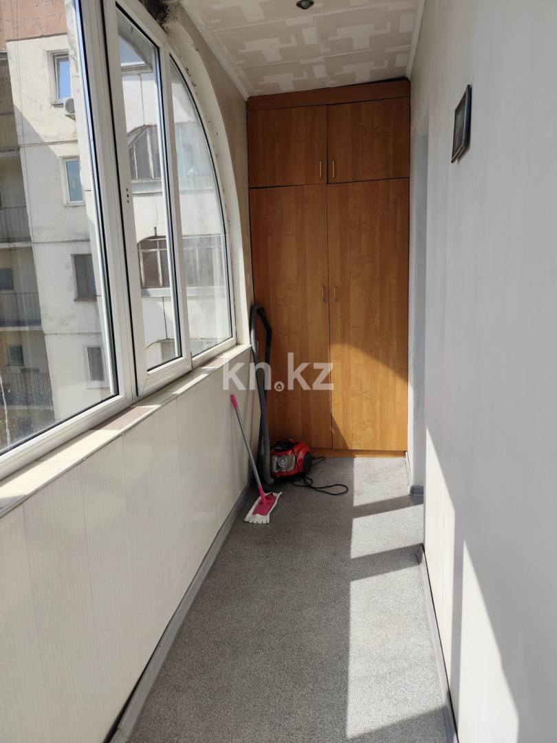 Аренда 1-комнатной квартиры, 50 м², мкр-н Самал-1, дом  31 - ул. Жолдасбекова в Алматы - фото 15