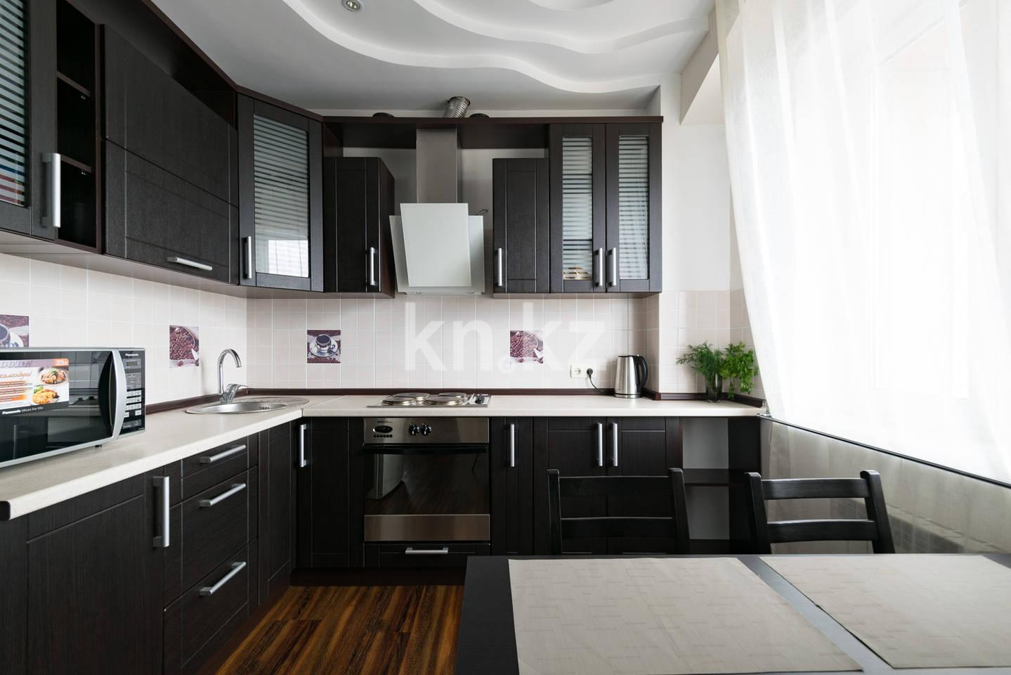 Аренда 2-комнатной квартиры посуточно, 63 м², Керемет, дом  3/2 - ул. Тимирязева в Алматы - фото 9