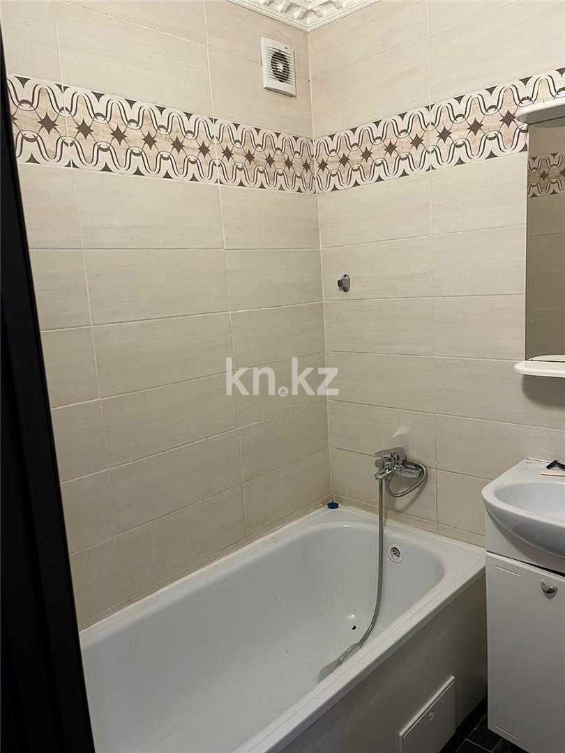 Продажа 2-комнатной квартиры, 44 м², мкр-н 15 в Караганде - фото 6