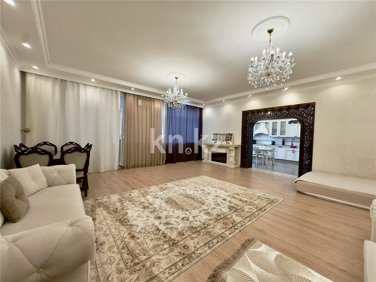 Продажа 5-комнатной квартиры, 217 м², ул. Аманжолова, дом  41 в Караганде - фото 14