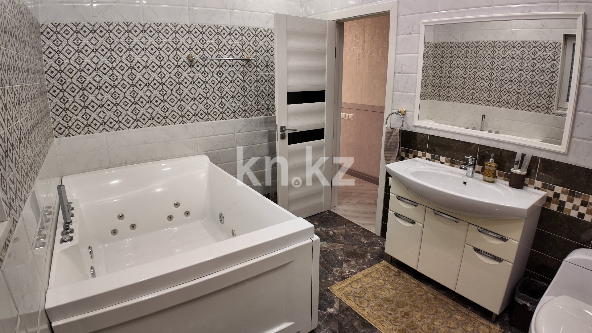 Аренда 1-комнатной квартиры посуточно, 54 м² в Алматы - фото 15
