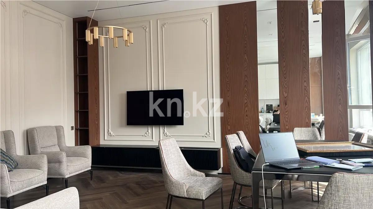Продажа 4-комнатной квартиры, 131 м², ул. Толе би, дом  52 в Астане