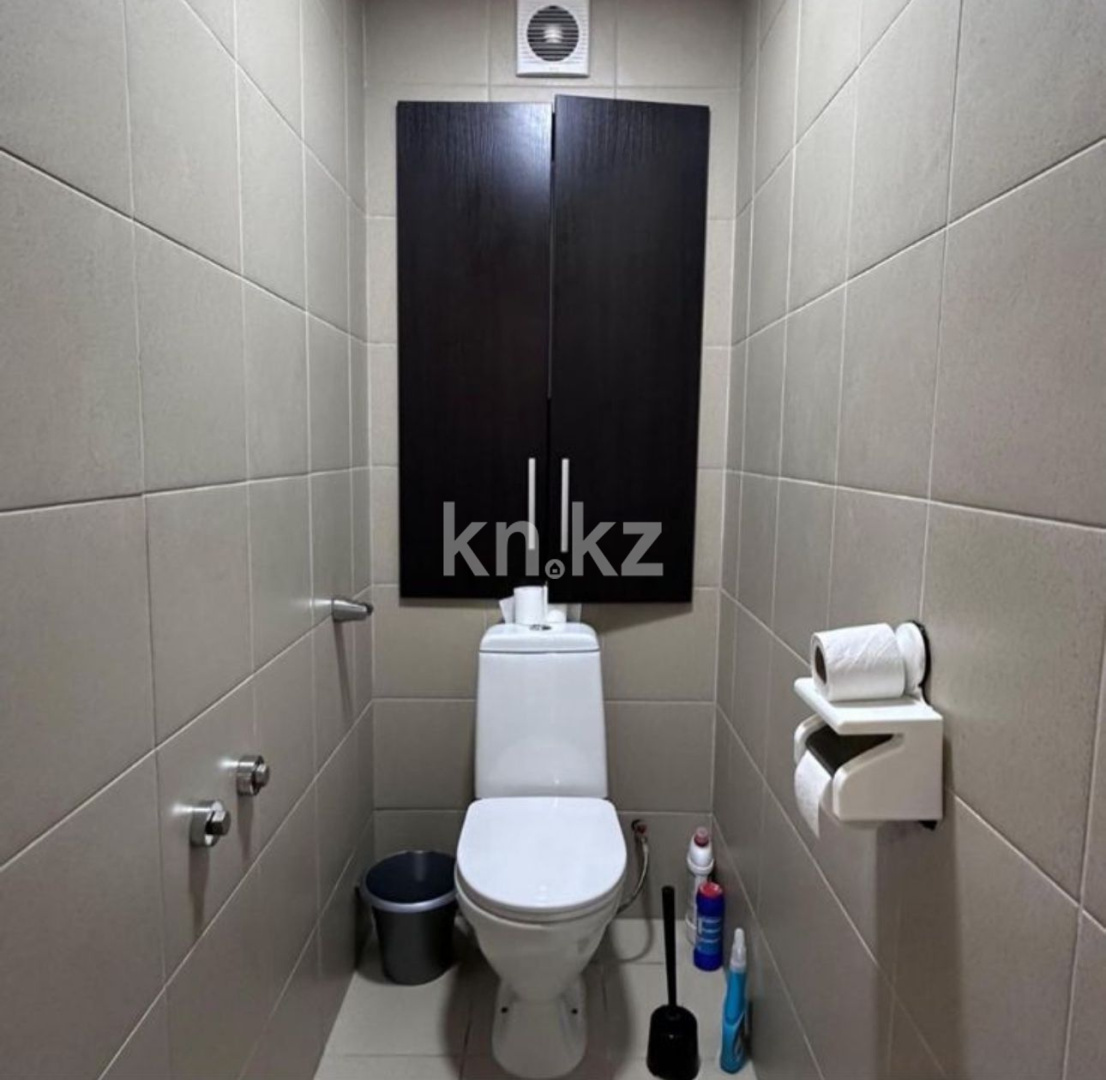 Аренда 3-комнатной квартиры посуточно, 88 м², ул. Набережная Славского, дом  48 в Усть-Каменогорске - фото 15