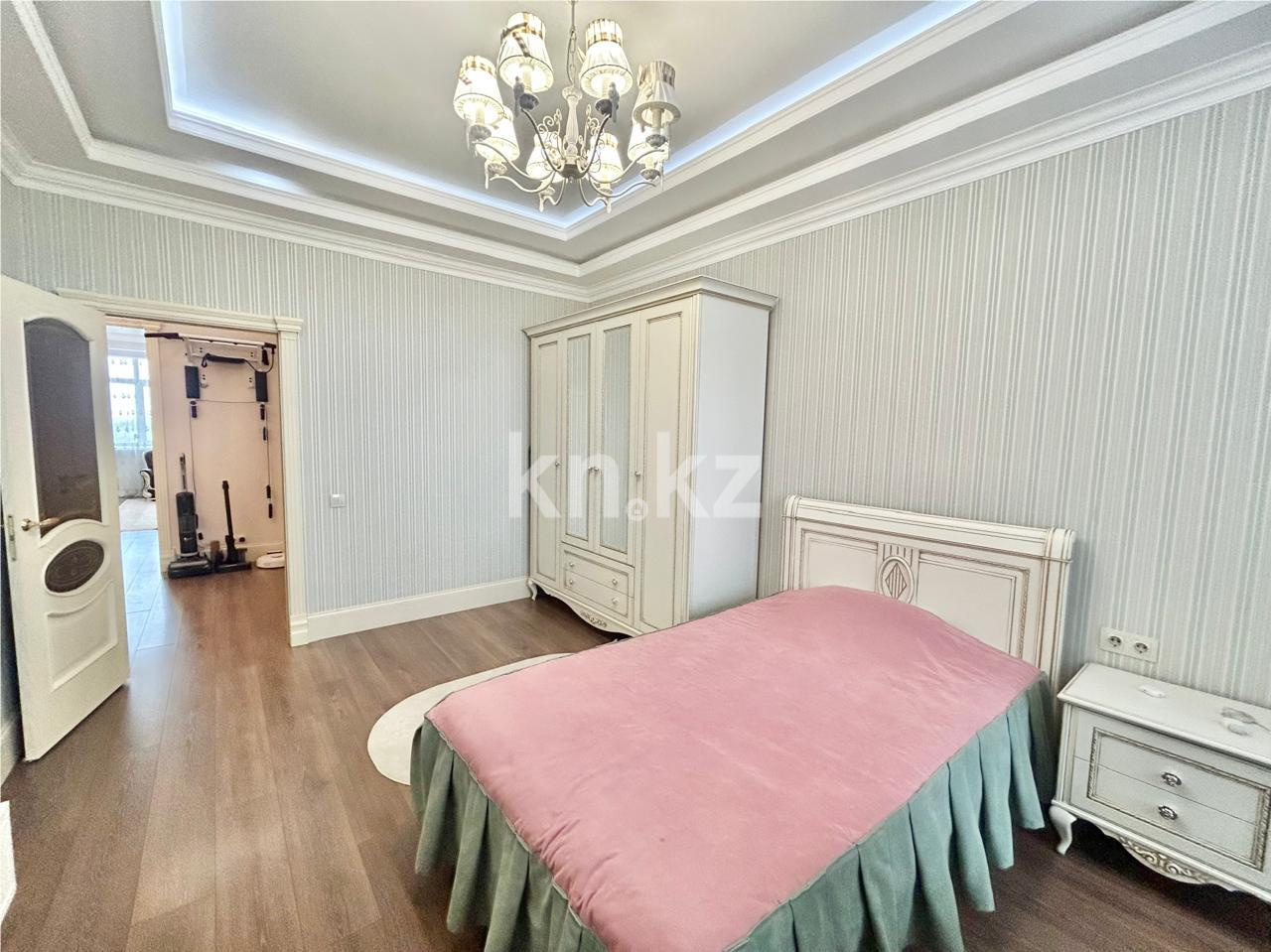 Продажа 3-комнатной квартиры, 114 м², ул. Аманжолова в Караганде - фото 8