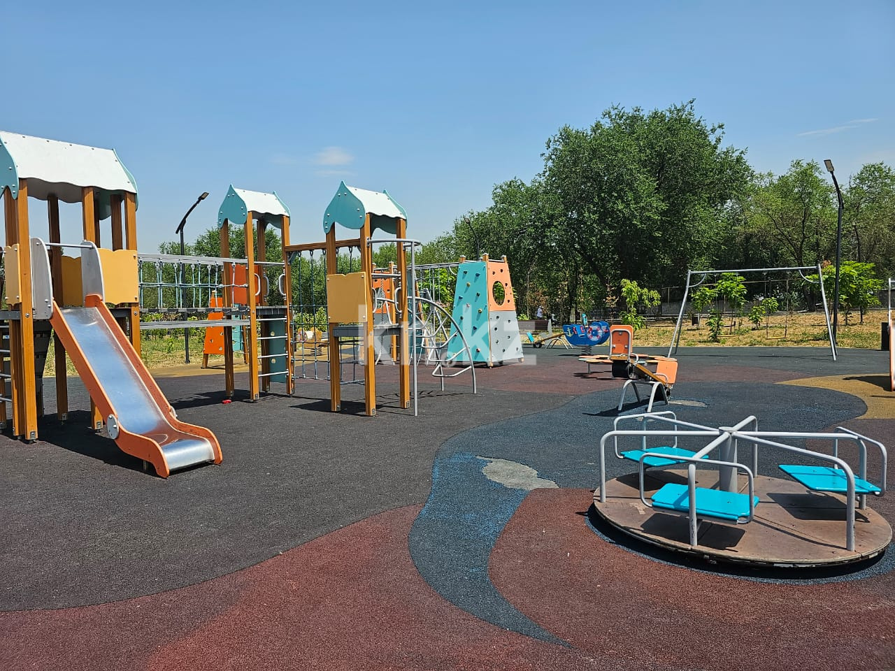 Продажа 5-комнатного дома, 345 м², ул. Айтматова в Алматы - фото 5