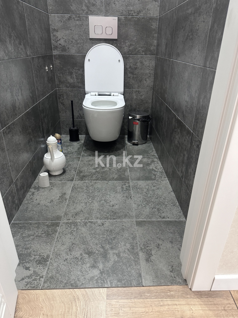 Продажа 3-комнатной квартиры, 80 м², ул. Гапеева, дом  1/9 в Караганде - фото 9