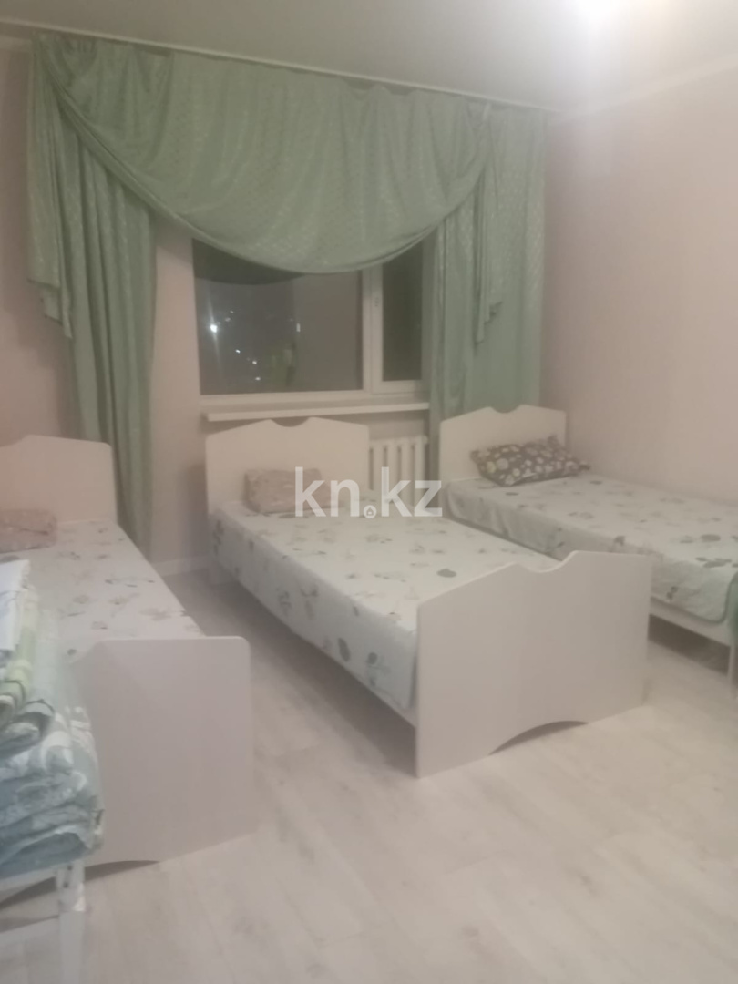 Аренда 8-комнатного дома, 300 м², ул. Кунгей, дом  1 в Караганде - фото 2