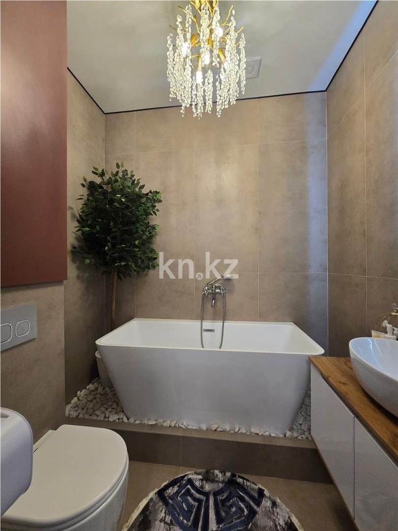 Продажа 4-комнатной квартиры, 100 м² в Караганде - фото 8