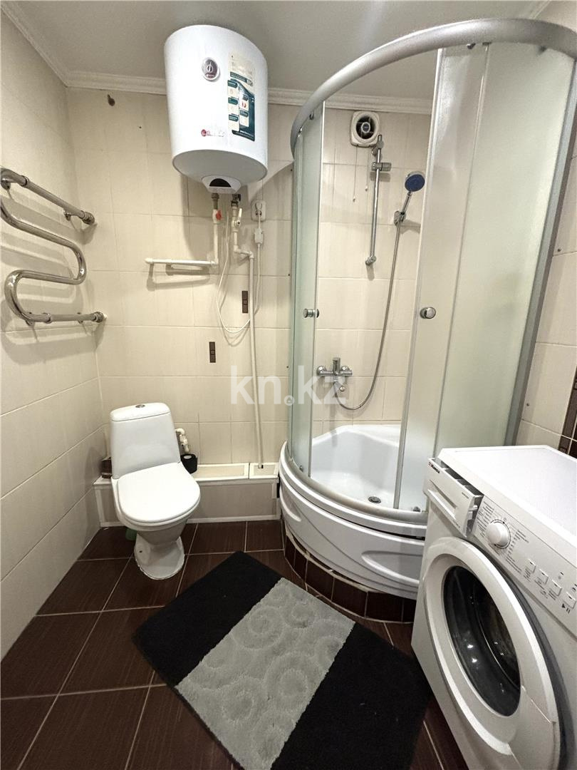 Продажа 1-комнатной квартиры, 31 м², ул. Аманжолова в Караганде - фото 7