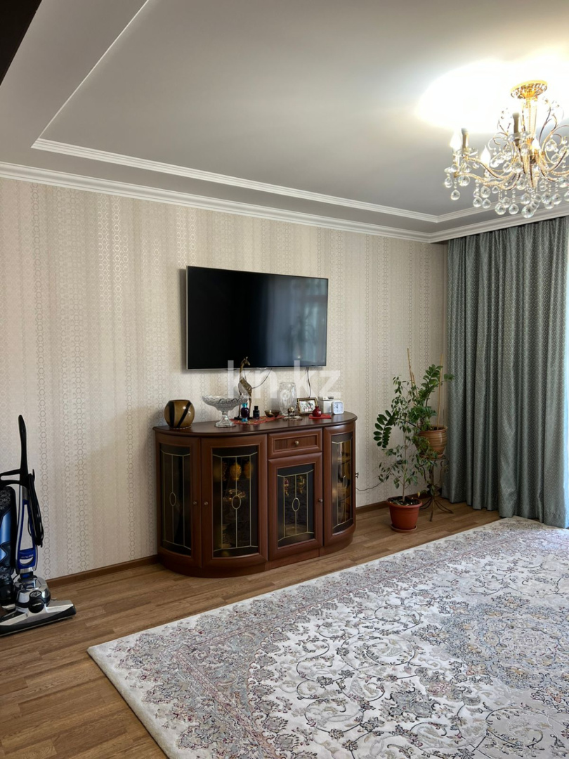 Продажа 4-комнатной квартиры, 81 м², мкр-н Орбита-1, дом  3а в Караганде