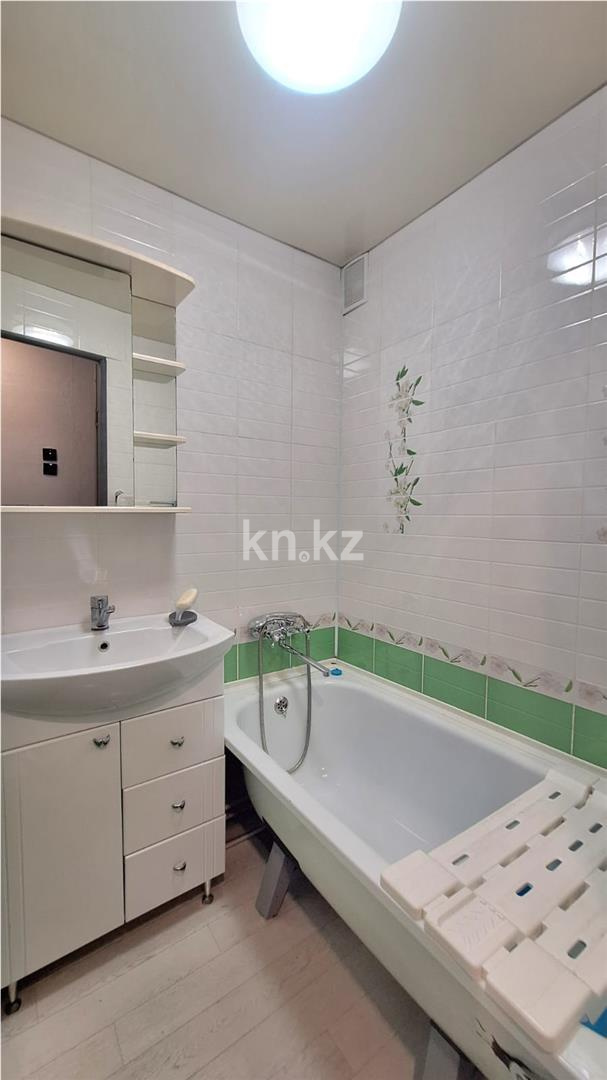 Продажа 5-комнатной квартиры, 86 м², 11а мкр. в Караганде - фото 13