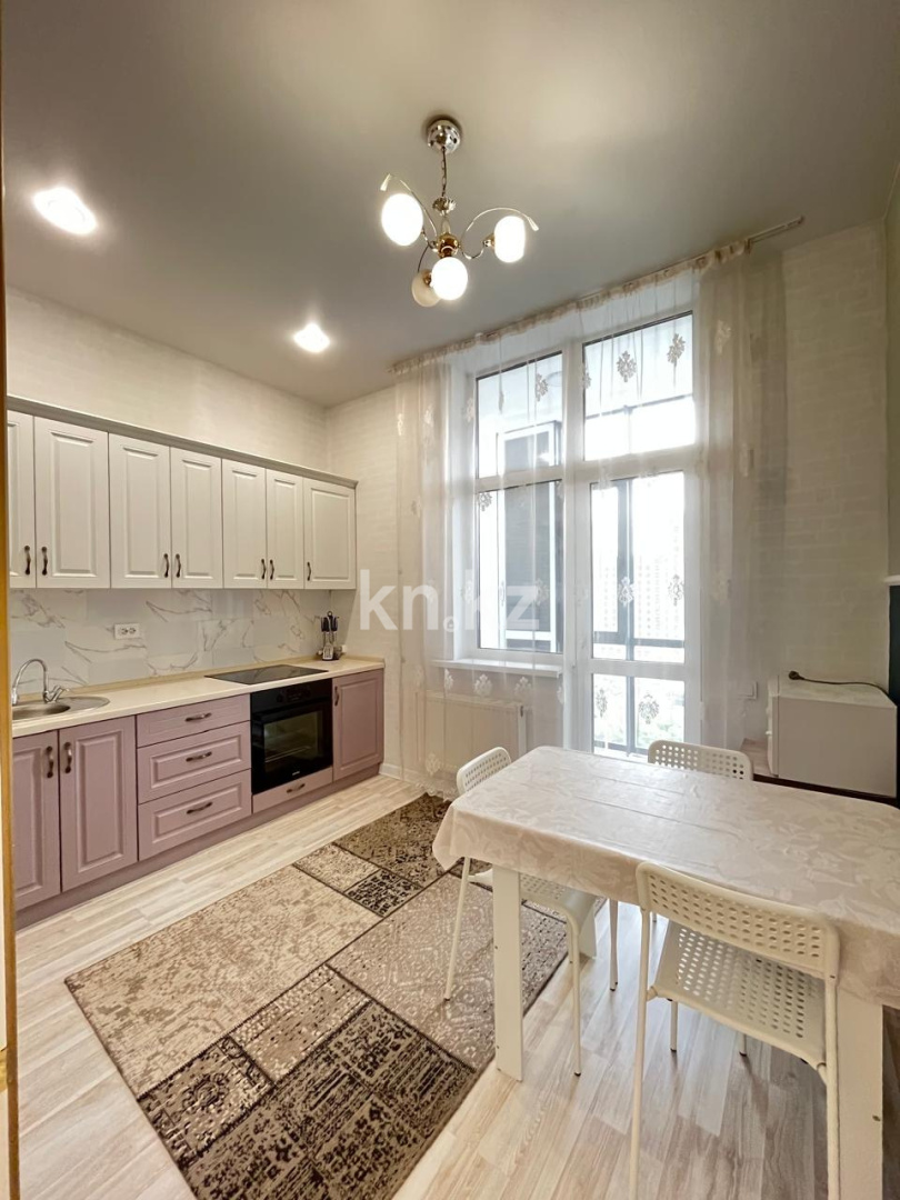 Аренда 1-комнатной квартиры, 38 м² в Астане