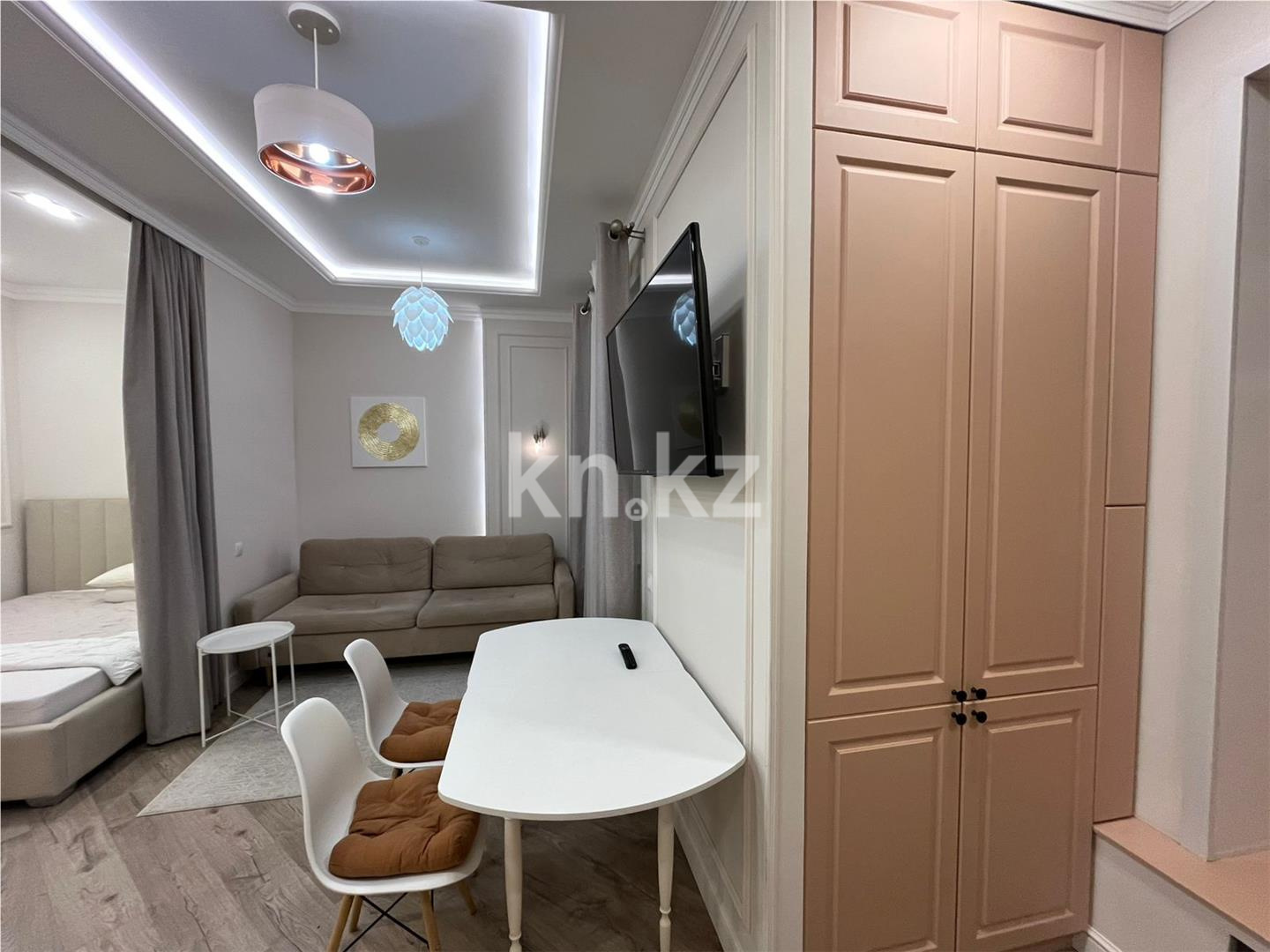 Продажа 1-комнатной квартиры, 41 м², пр. Шахтеров в Караганде - фото 4