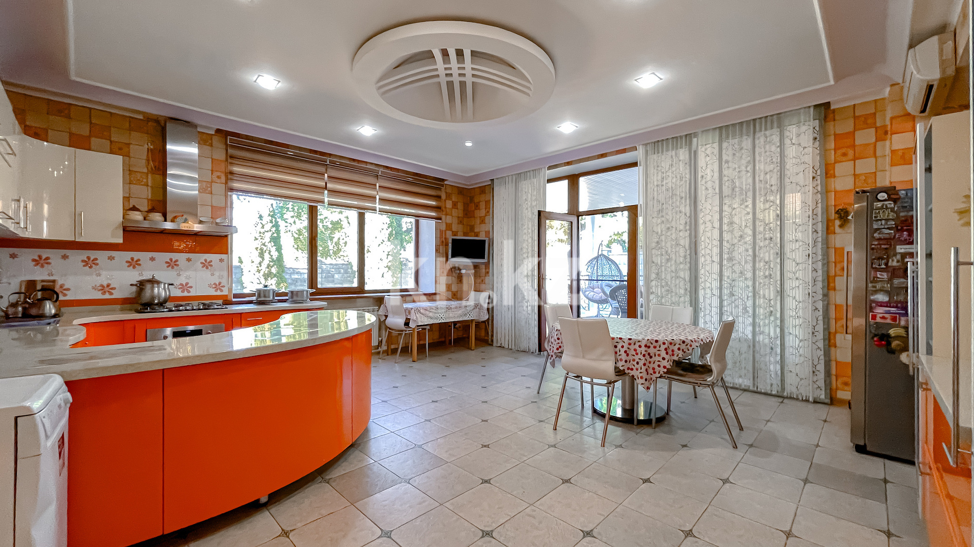 Продажа 6-комнатного дома, 640 м² в Алматы