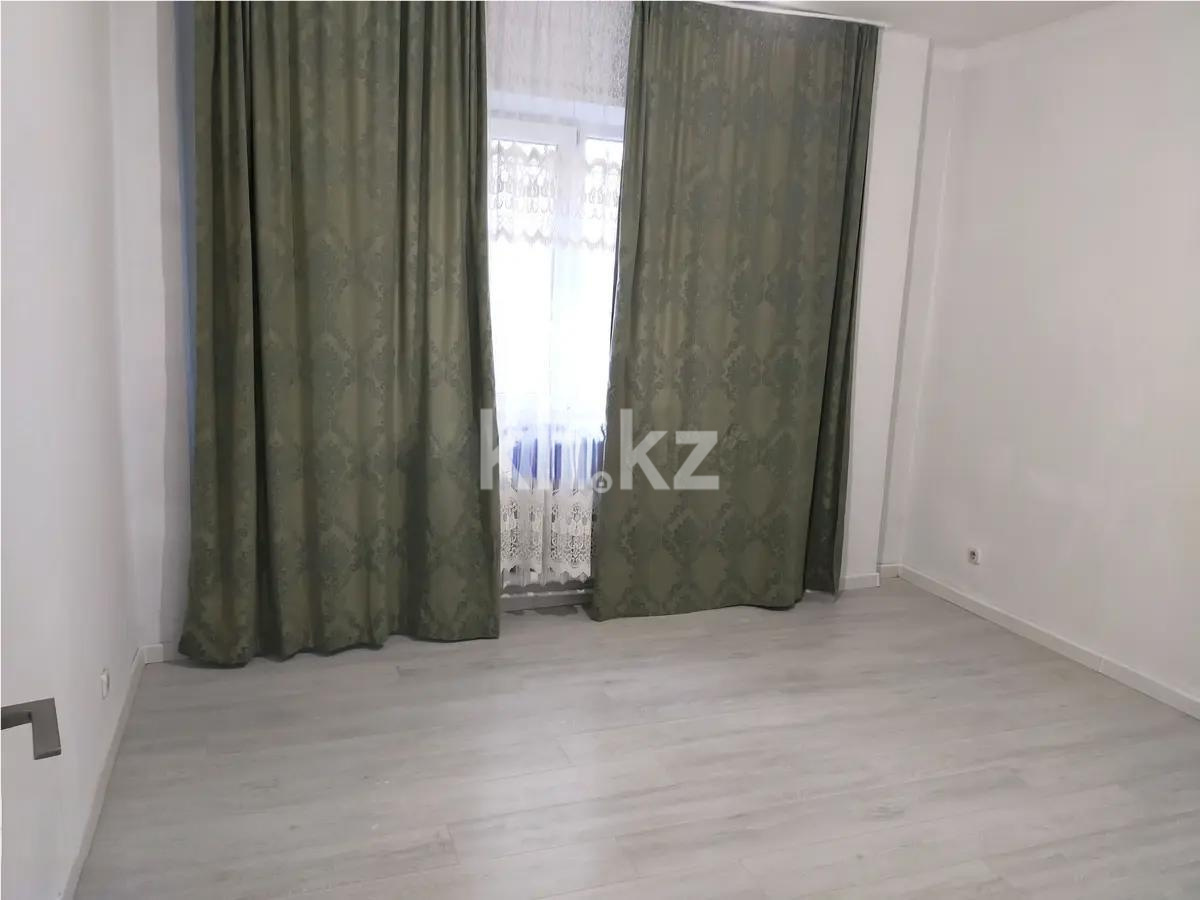 Продажа 3-комнатной квартиры, 74 м², пр. Шахтеров, дом  74 в Караганде - фото 2