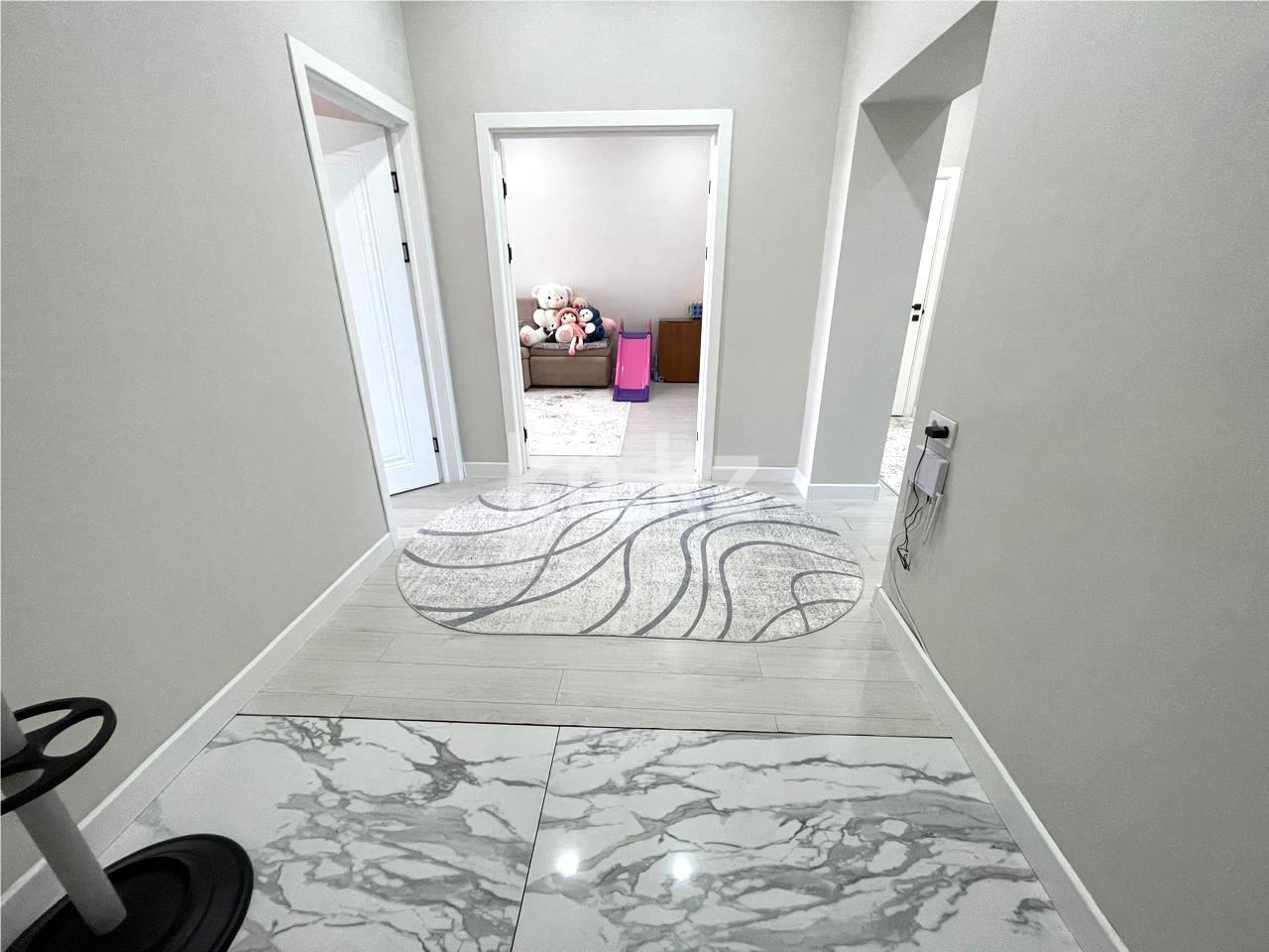 Продажа 3-комнатной квартиры, 94 м², ул. Муканова в Караганде - фото 15