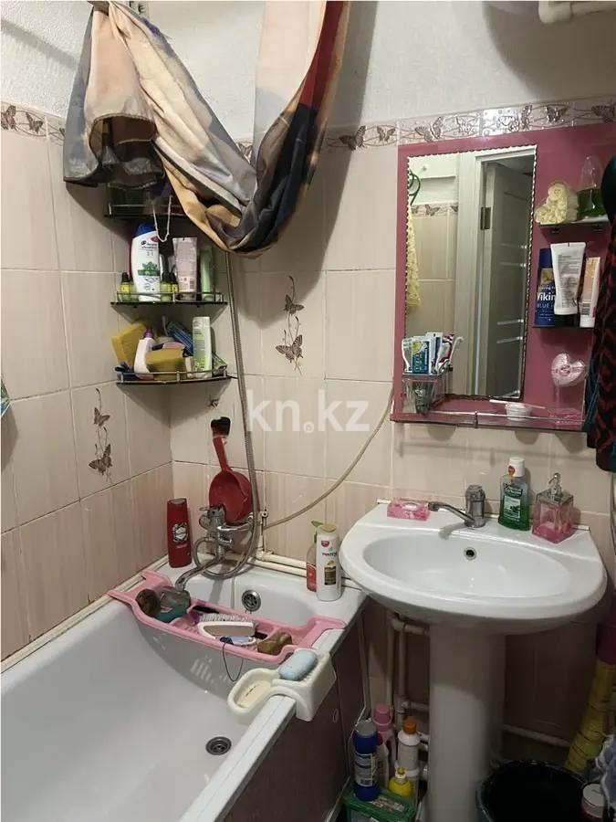 Продажа 3-комнатной квартиры, 61 м², 14 мкр., дом  4а в Караганде - фото 5