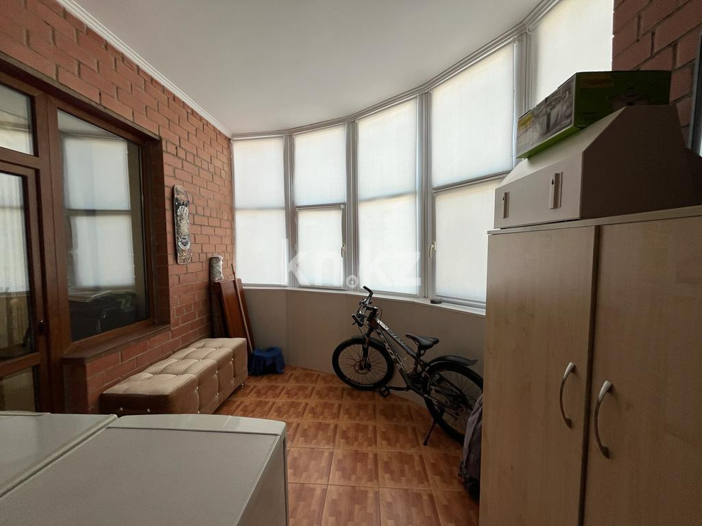 Продажа 4-комнатной квартиры, 135 м², ул. Лободы в Караганде - фото 9