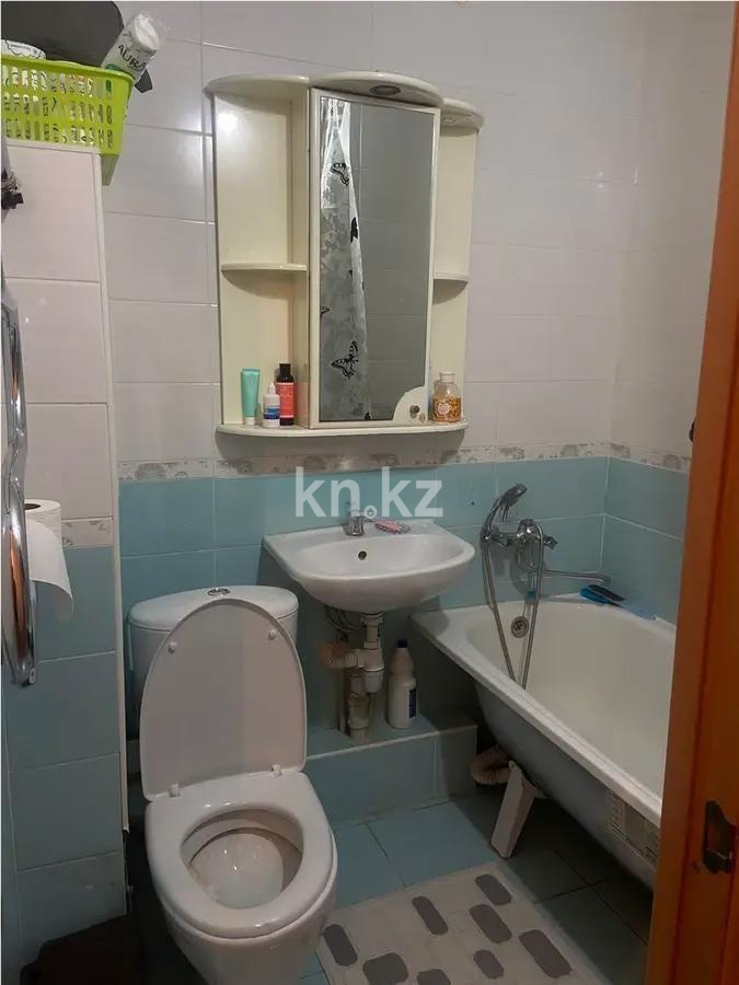 Продажа 2-комнатной квартиры, 43 м², мкр-н 2, дом  27 в Алматы - фото 4