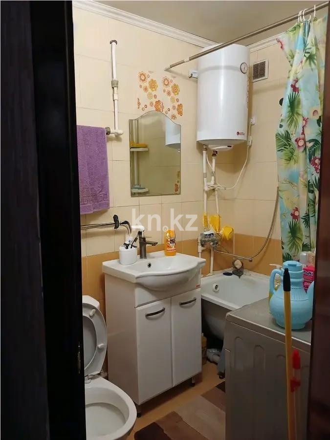 Продажа 2-комнатной квартиры, 44 м², 17 мкр., дом  53 в Караганде - фото 4