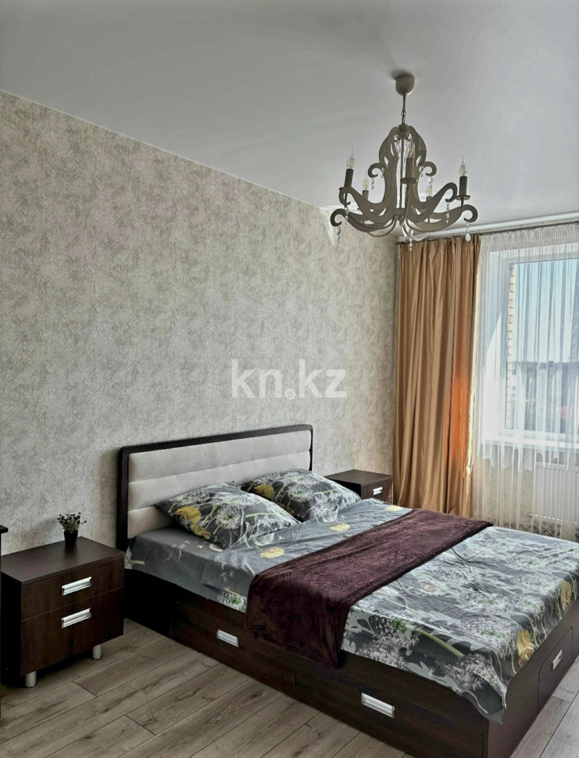 Аренда 1-комнатной квартиры посуточно, 35 м², пр. Сарыарка, дом  11 - ул. Кенесары в Астане