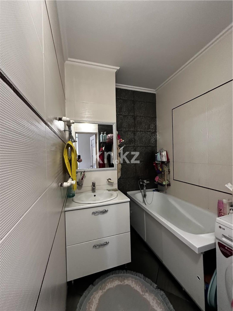 Продажа 3-комнатной квартиры, 90 м², пр. Шахтеров в Караганде - фото 17