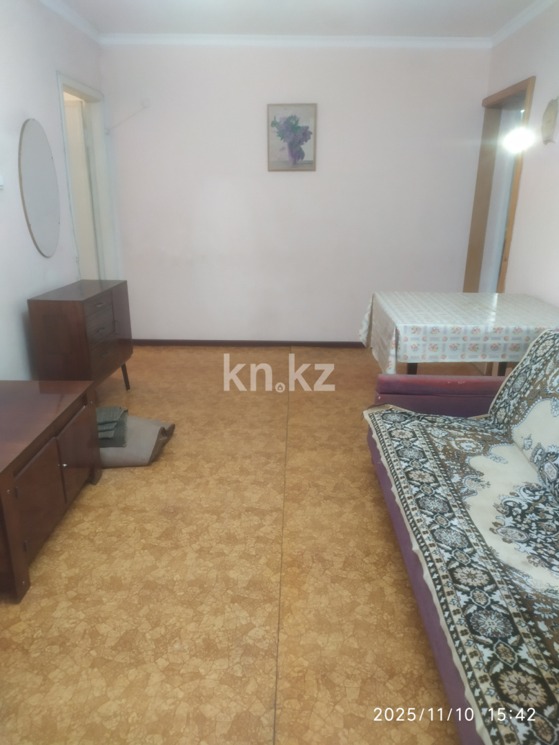 Аренда 3-комнатной квартиры, 58 м², 3 мкр., дом  47 - пр. Улугбека в Алматы - фото 3