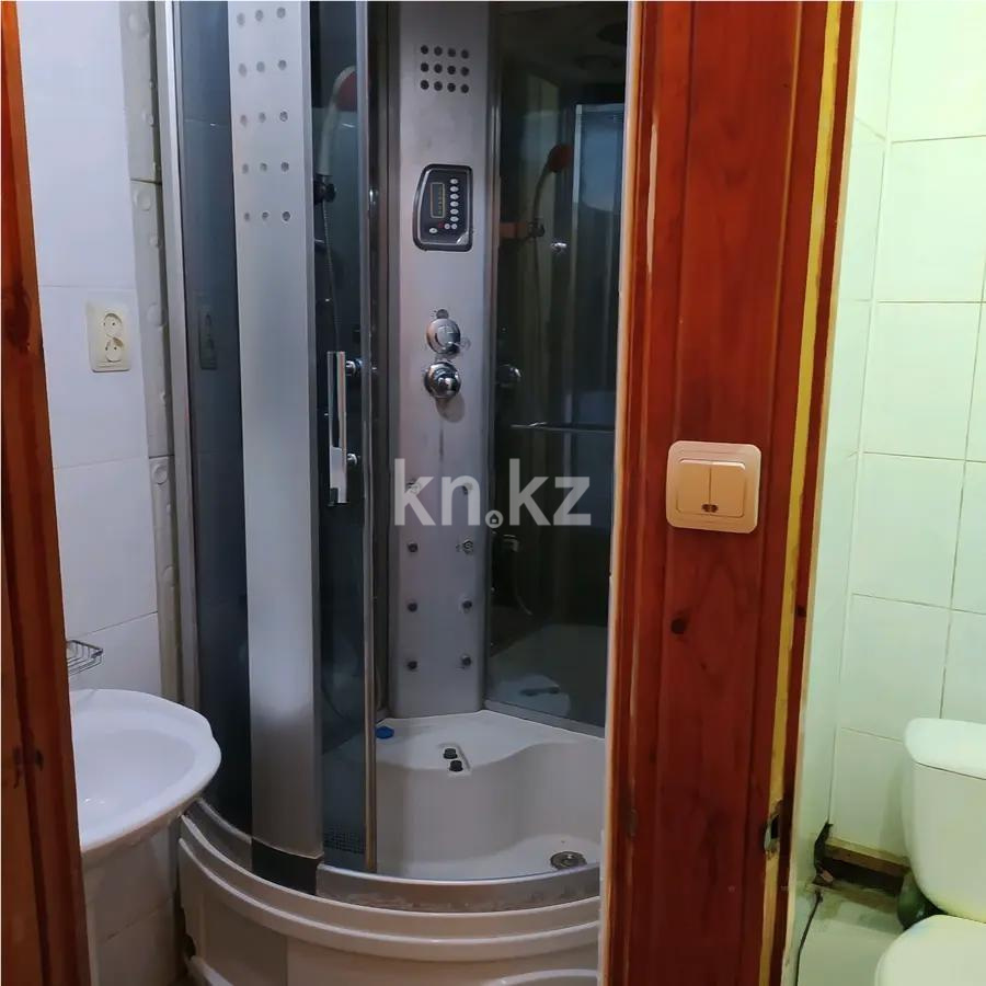 Продажа 3-комнатной квартиры, 58 м², 2 мкр., дом  51 в Алматы - фото 6