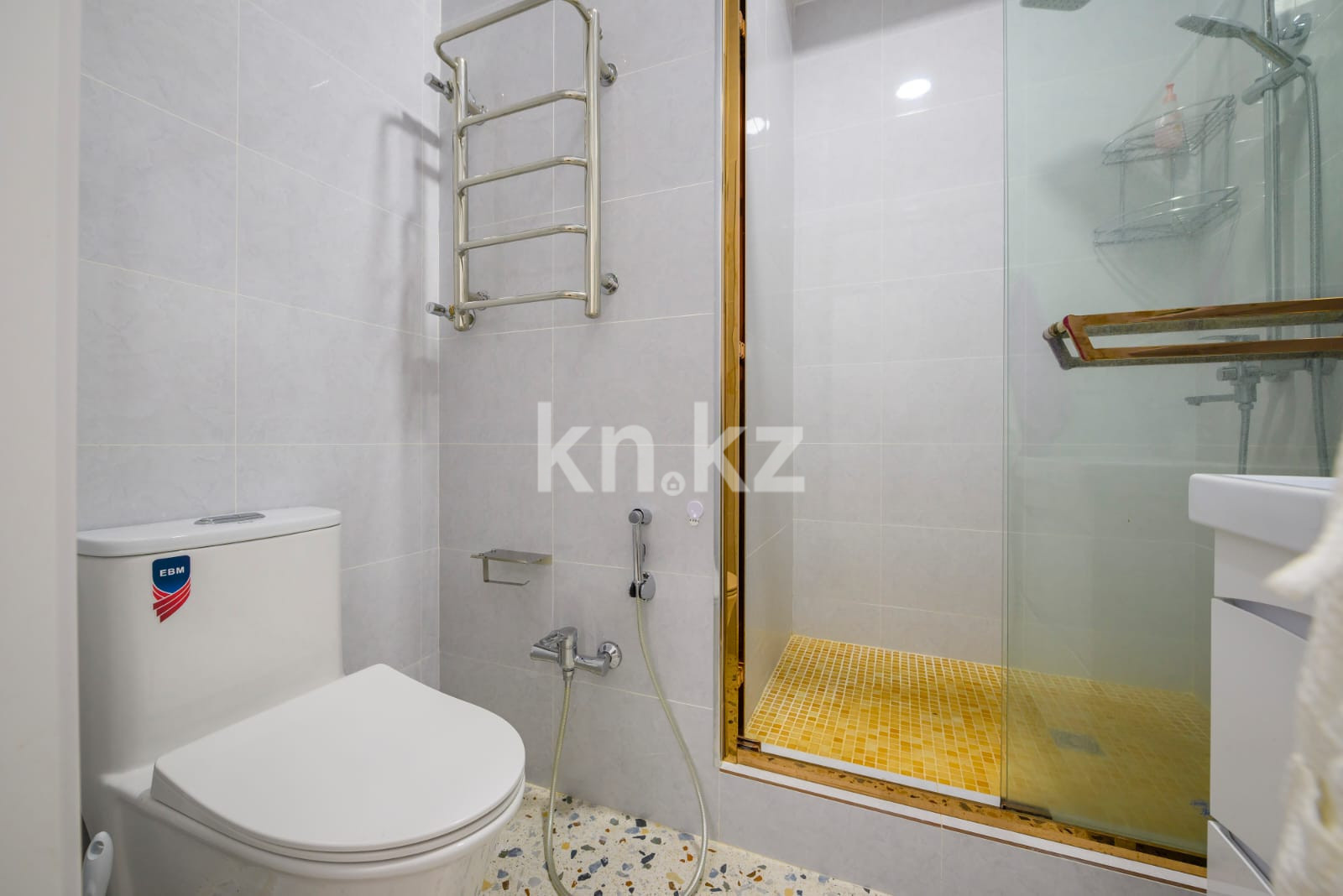 Аренда 3-комнатной квартиры посуточно, 75 м² в Алматы - фото 12