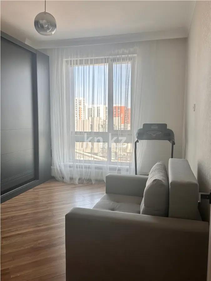 Продажа 4-комнатной квартиры, 120 м², пр. Кабанбай батыра, дом  56 в Астане