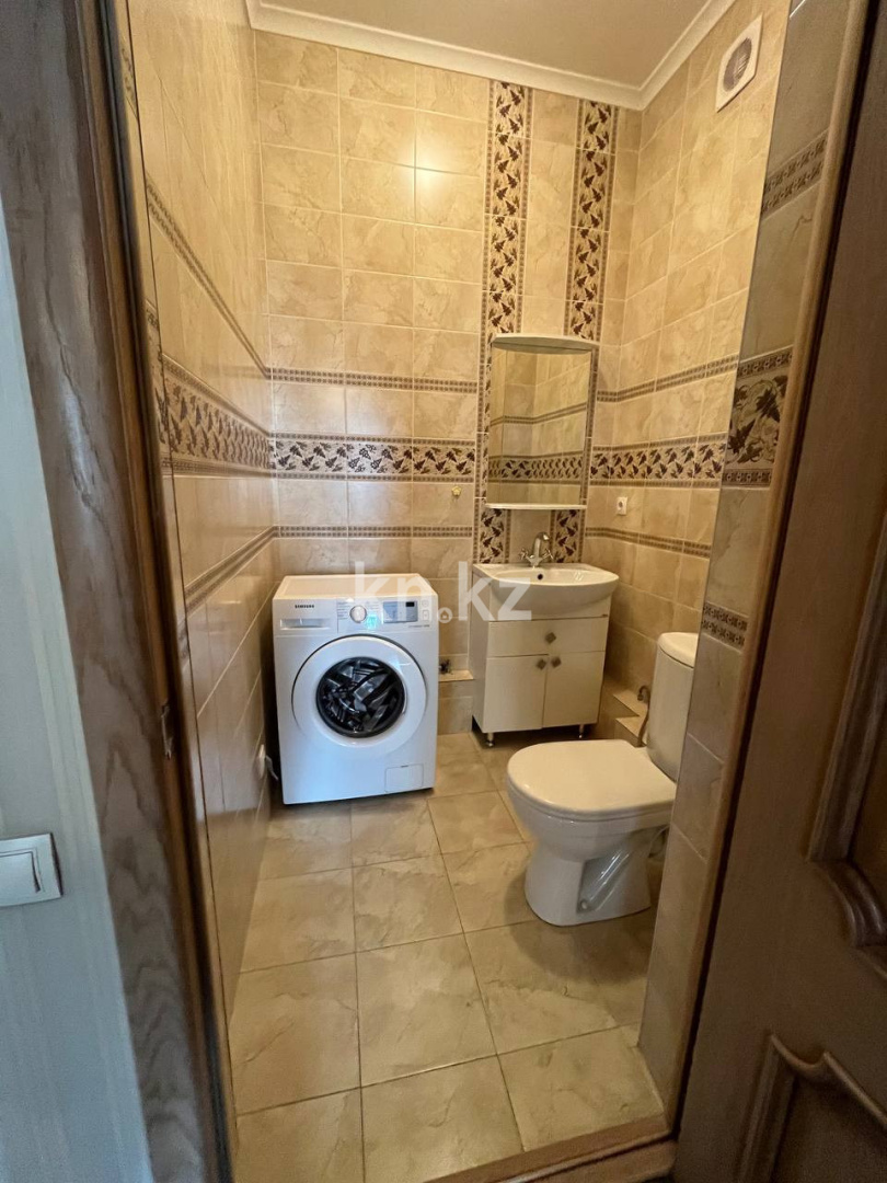 Продажа 4-комнатной квартиры, 136 м², ул. Аманжолова, дом  65/4 в Караганде - фото 14