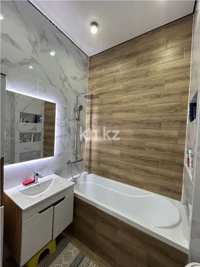 Продажа 3-комнатной квартиры, 87 м², ул. Муканова, дом  41/24 в Караганде - фото 6