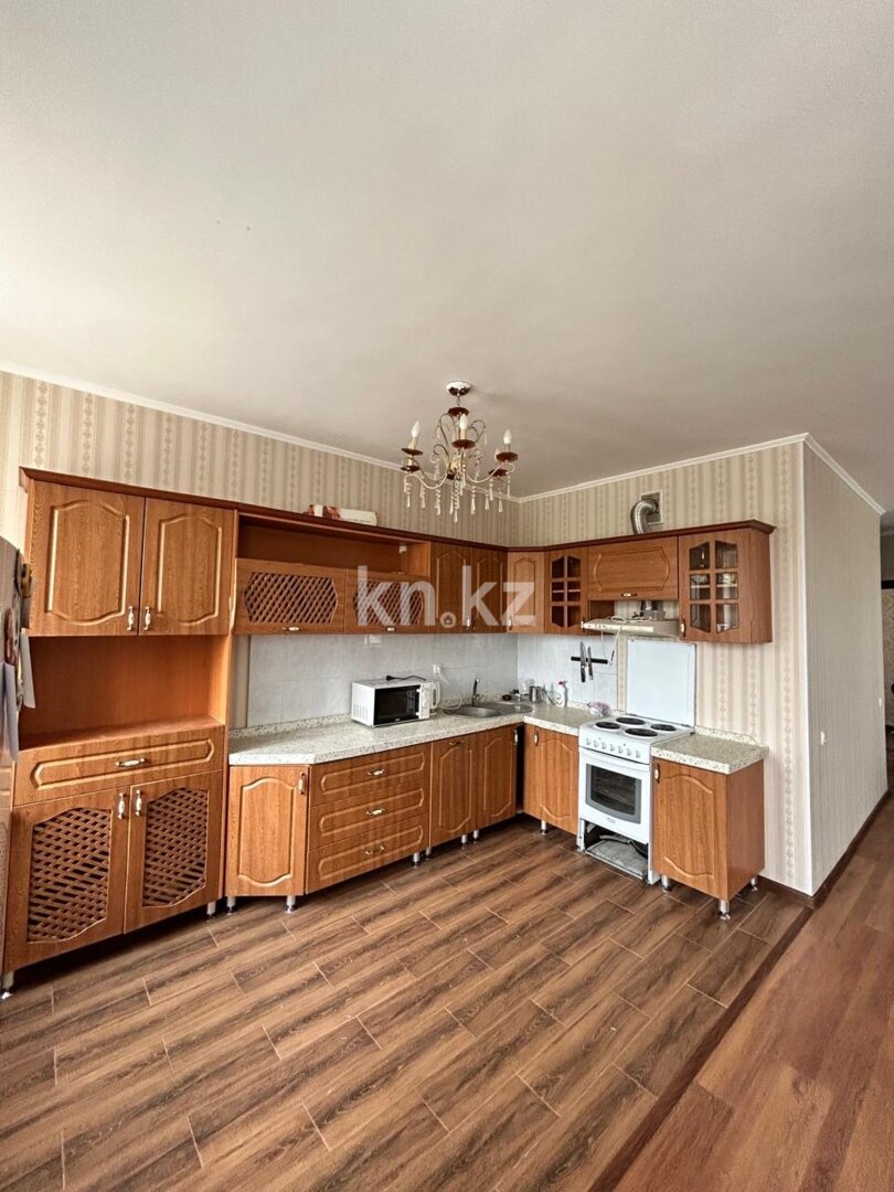 Аренда 3-комнатной квартиры, 90 м² в Астане