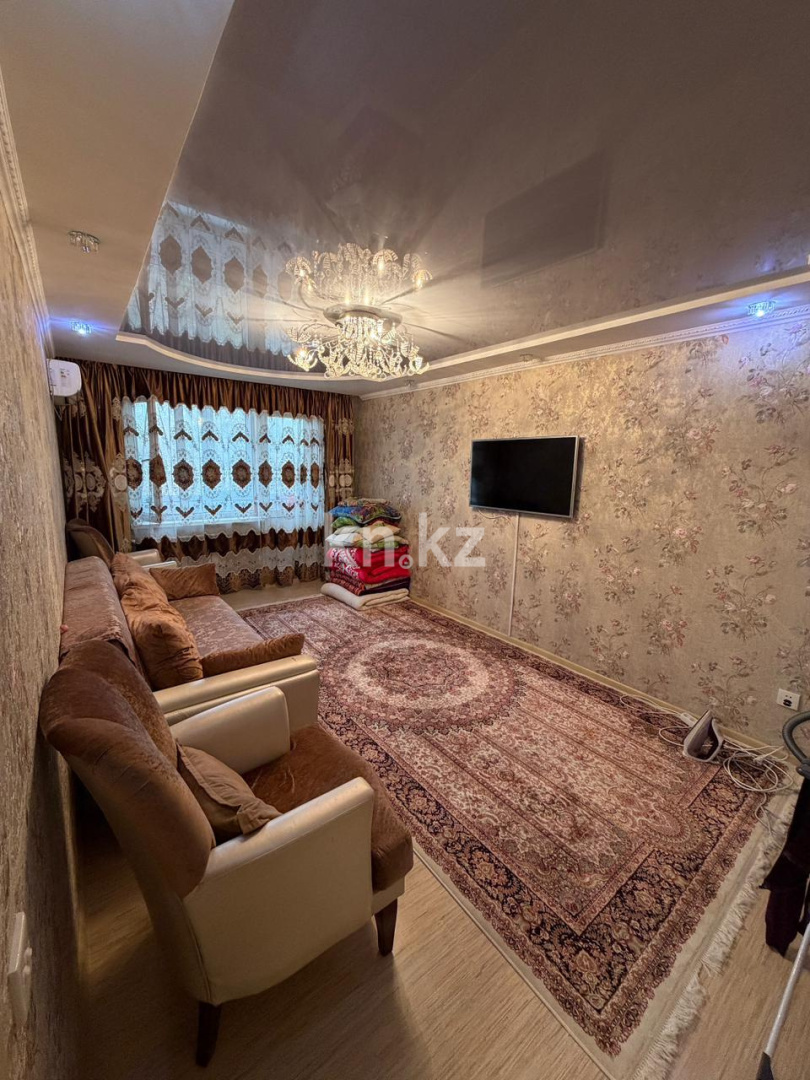 Продажа 4-комнатной квартиры, 80 м², пр. Строителей в Караганде