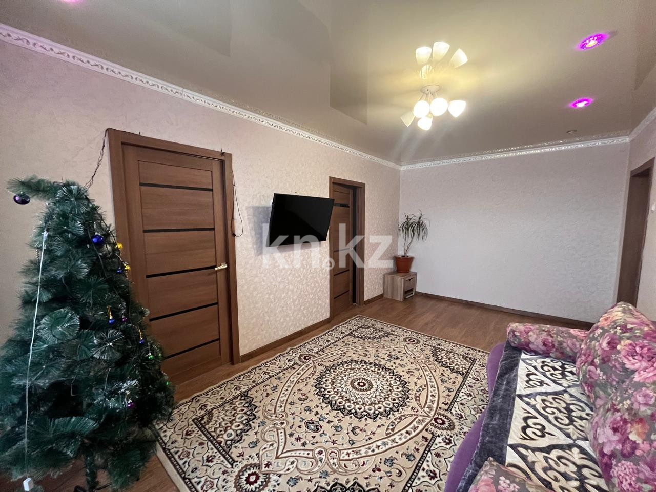 Продажа 2-комнатной квартиры, 62 м², мкр-н 19 в Караганде - фото 2