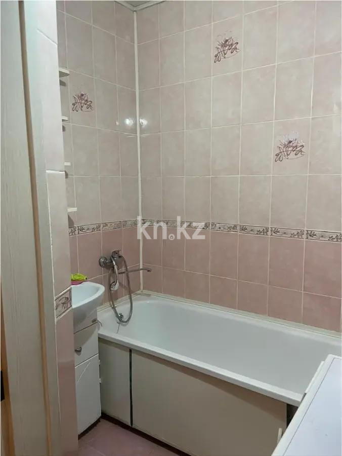 Продажа 3-комнатной квартиры, 70.3 м², пр. Момышулы, дом  17 в Астане - фото 4