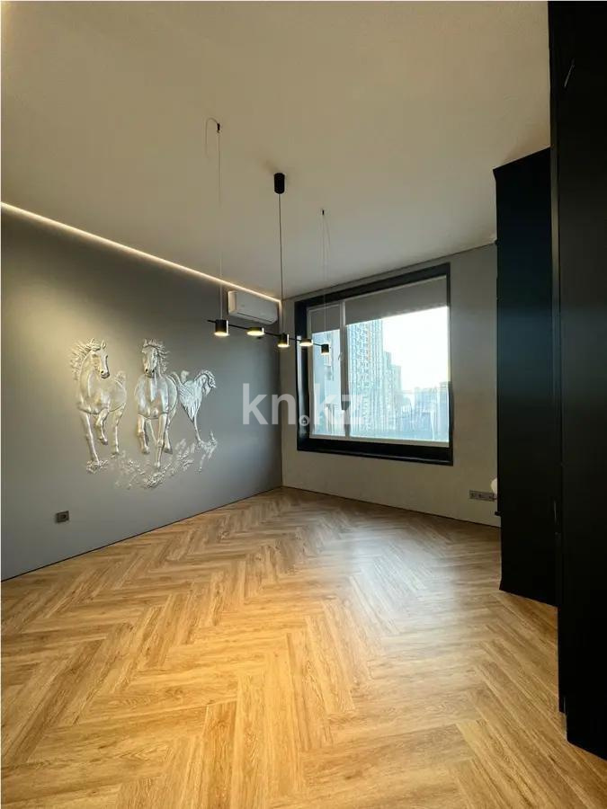 Продажа 4-комнатной квартиры, 124 м², пр. Тауелсыздык, дом  23 в Астане - фото 2