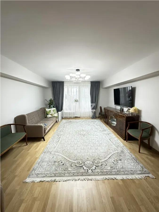 Продажа 4-комнатной квартиры, 109 м², пр. Аль-Фараби, дом  63 в Алматы