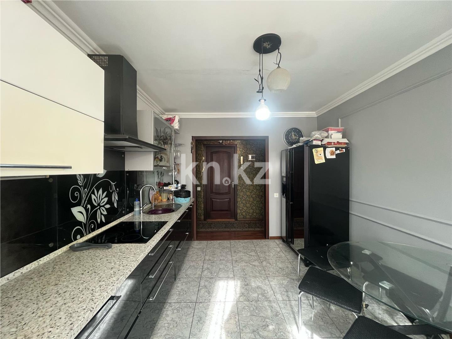 Продажа 4-комнатной квартиры, 84 м², ул. Университетская в Караганде - фото 3