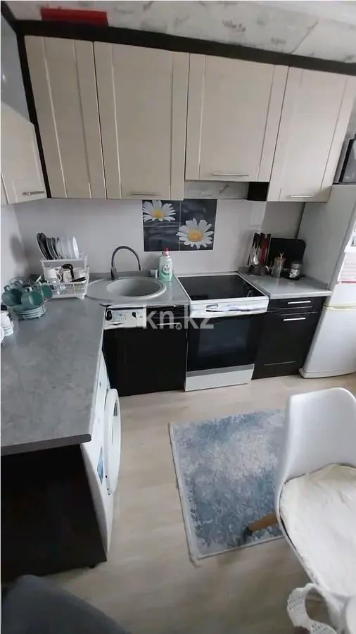 Продажа 3-комнатной квартиры, 63 м², мкр. Гульдер-1, дом  1 в Караганде - фото 4