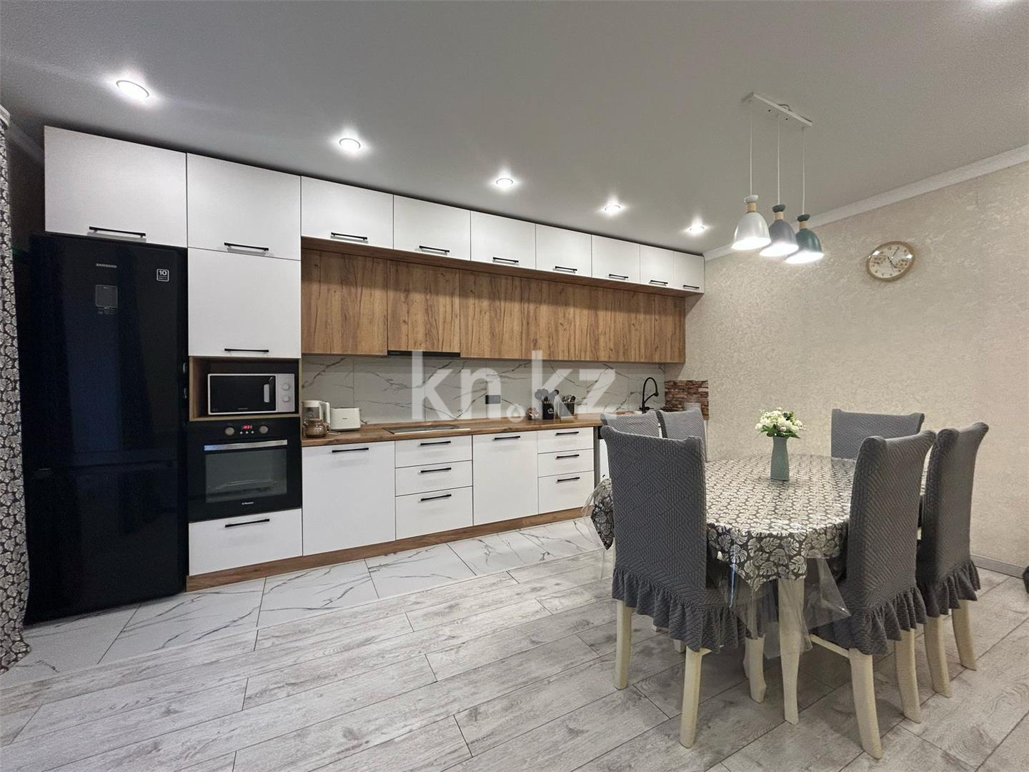 Продажа 7-комнатного дома, 355 м², ул. Жандарбековой в Караганде - фото 14