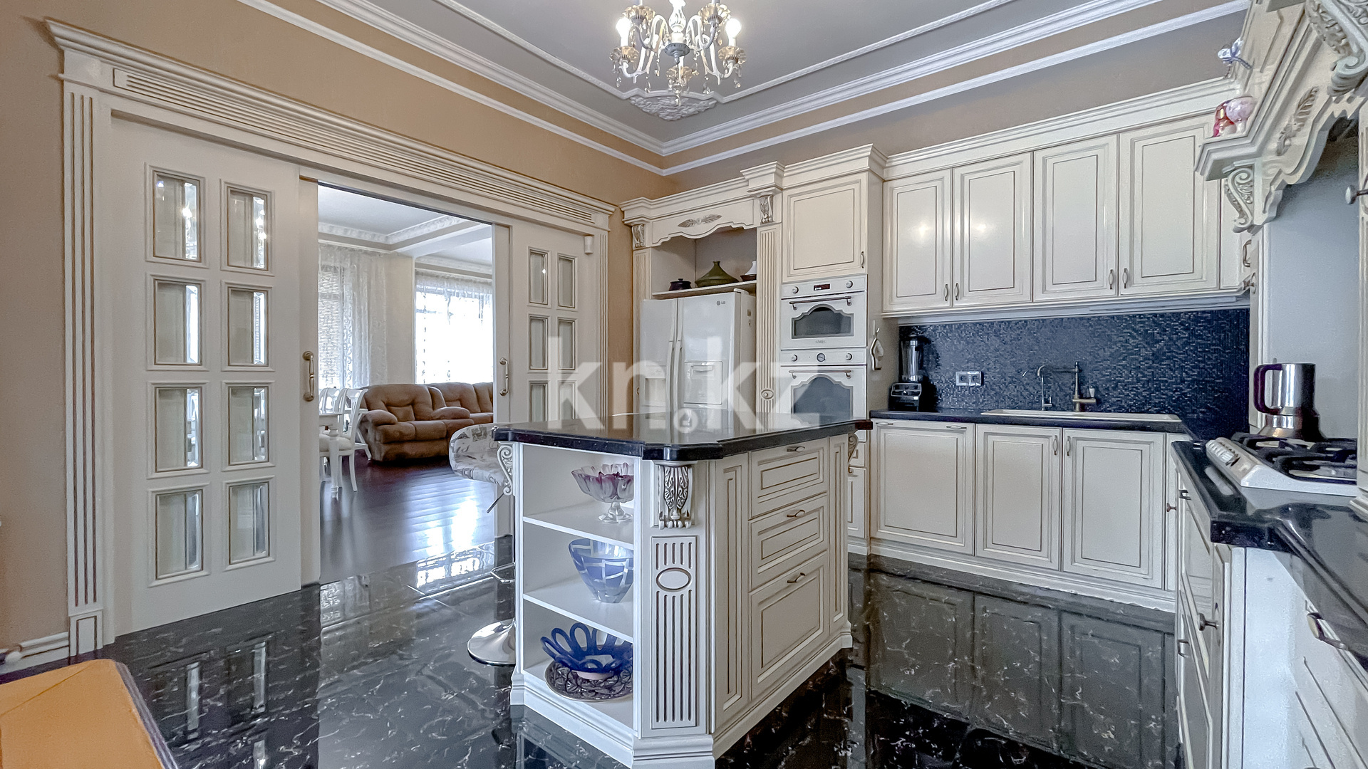 Продажа 6-комнатного дома, 375 м² в Алматы