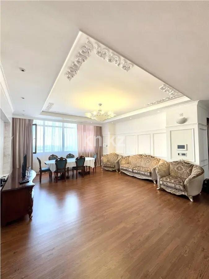 Продажа 5-комнатной квартиры, 212 м² в Астане
