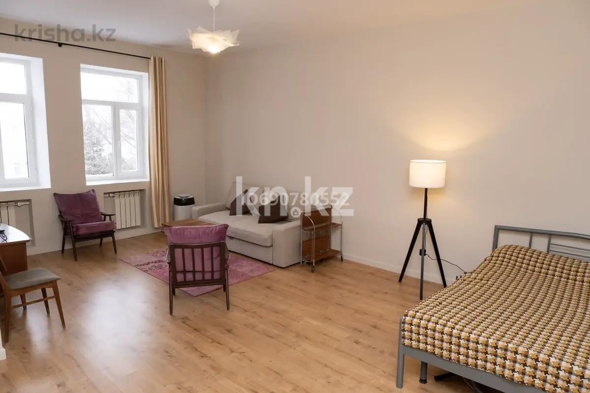 Продажа 1-комнатной квартиры, 42 м², ул. Абая, дом  7 в Караганде